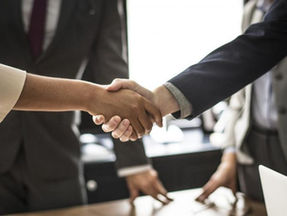 Building Trust: The Key to Successful Partnerships with Wholesale Cell Phone Suppliers