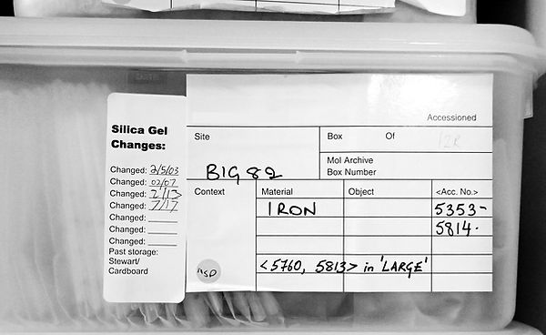 Secondary labelling of registered finds in a polypropylene box including the silica gel regeneration cycle