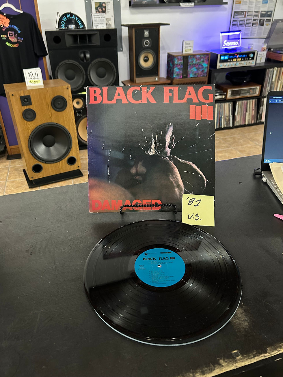 Black Flag – Damaged
