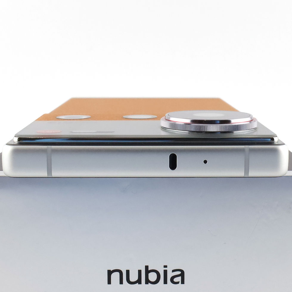 サムネイル： C+ランク nubia Z70S Ultra 16/512GB AntiqueBrown NX733J 国内版【90日保証】