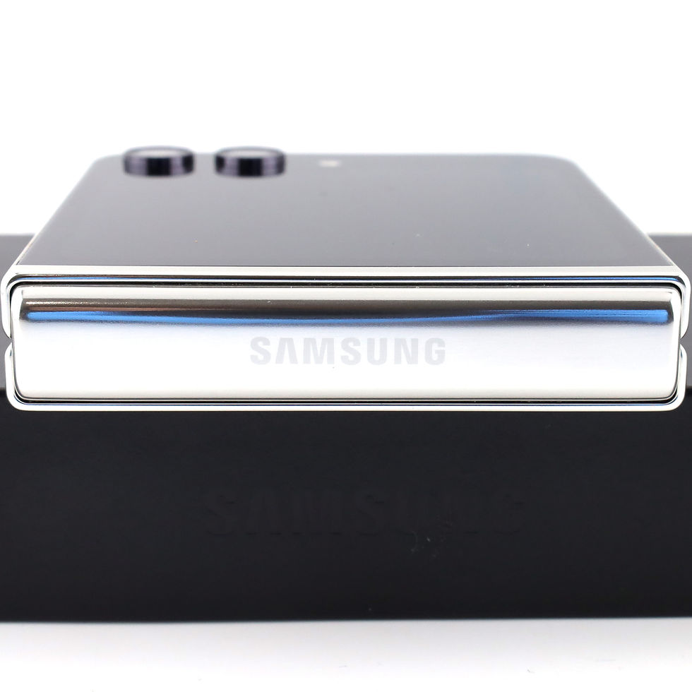 サムネイル： C++ランク Galaxy Z Flip5 8/512GB Cream SM-F731N 韓国キャリア版【30日保証】