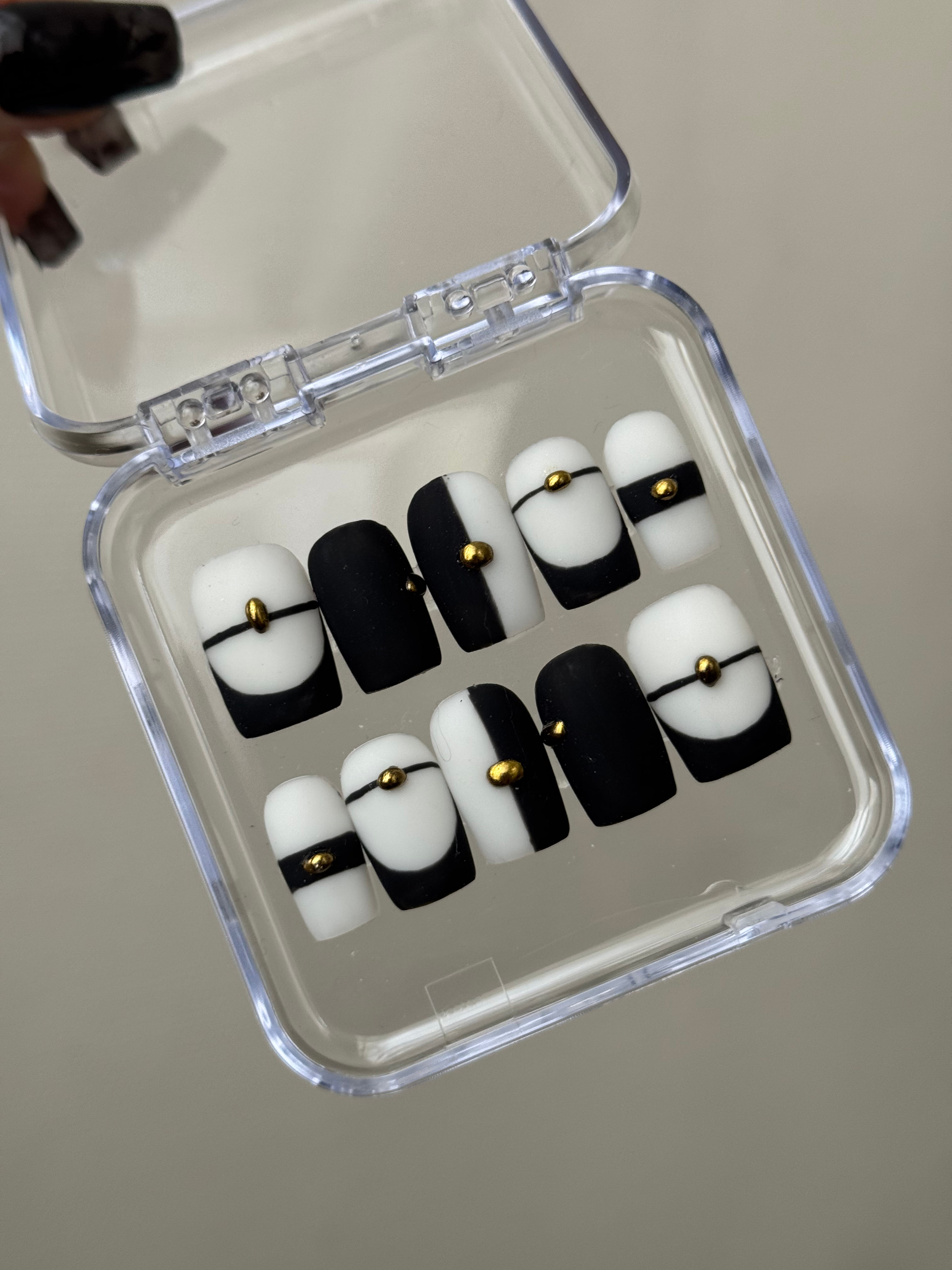 Matt Black and White short press on nails 