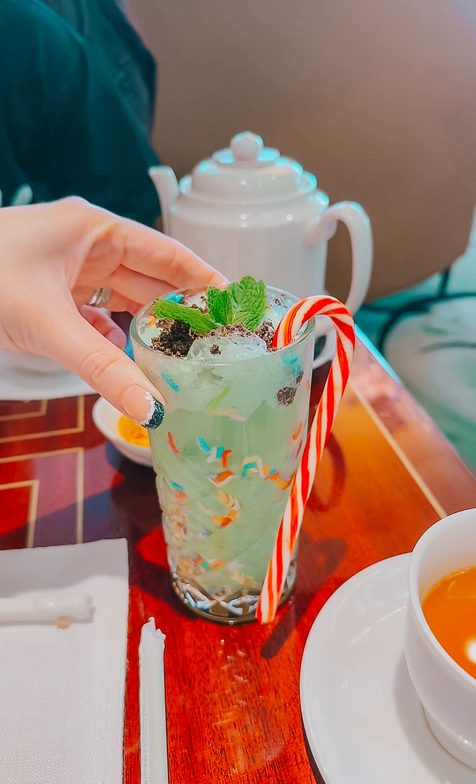 Hong Kong Disneyland Crystal Lotus review
