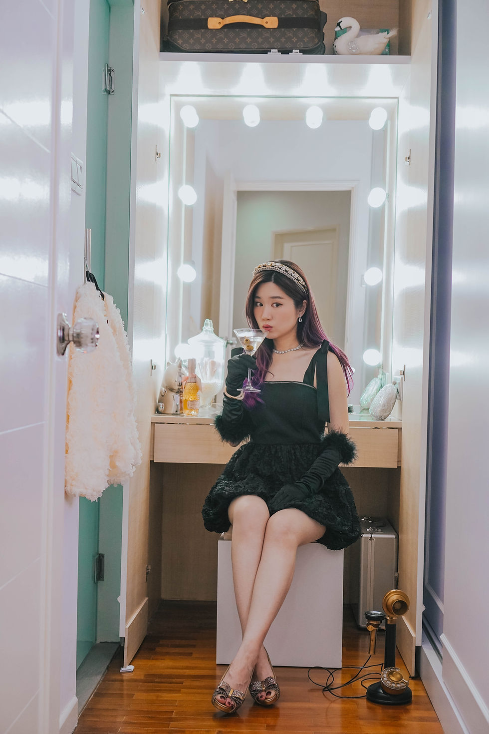 Hollywood glam Christmas shoot in Singapore