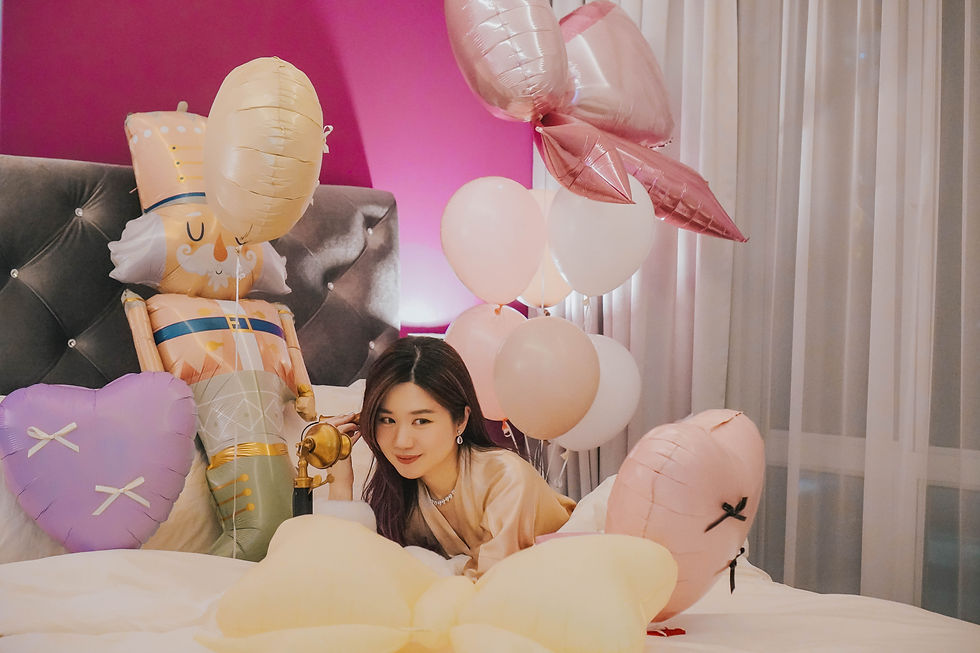 Hollywood glam Christmas shoot in Singapore