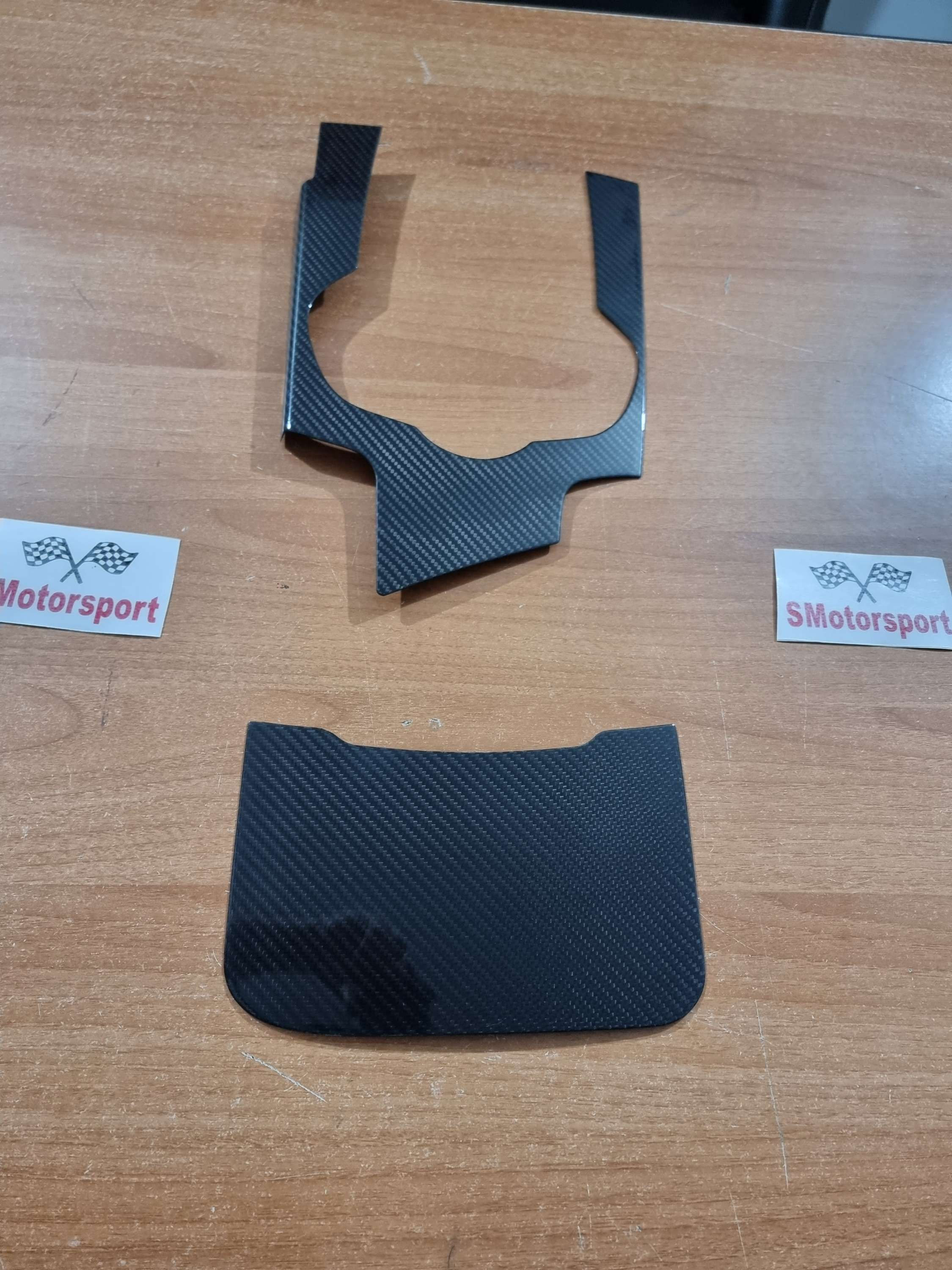 Tunel centrale in vero carbonio per alfa romeo giulia.