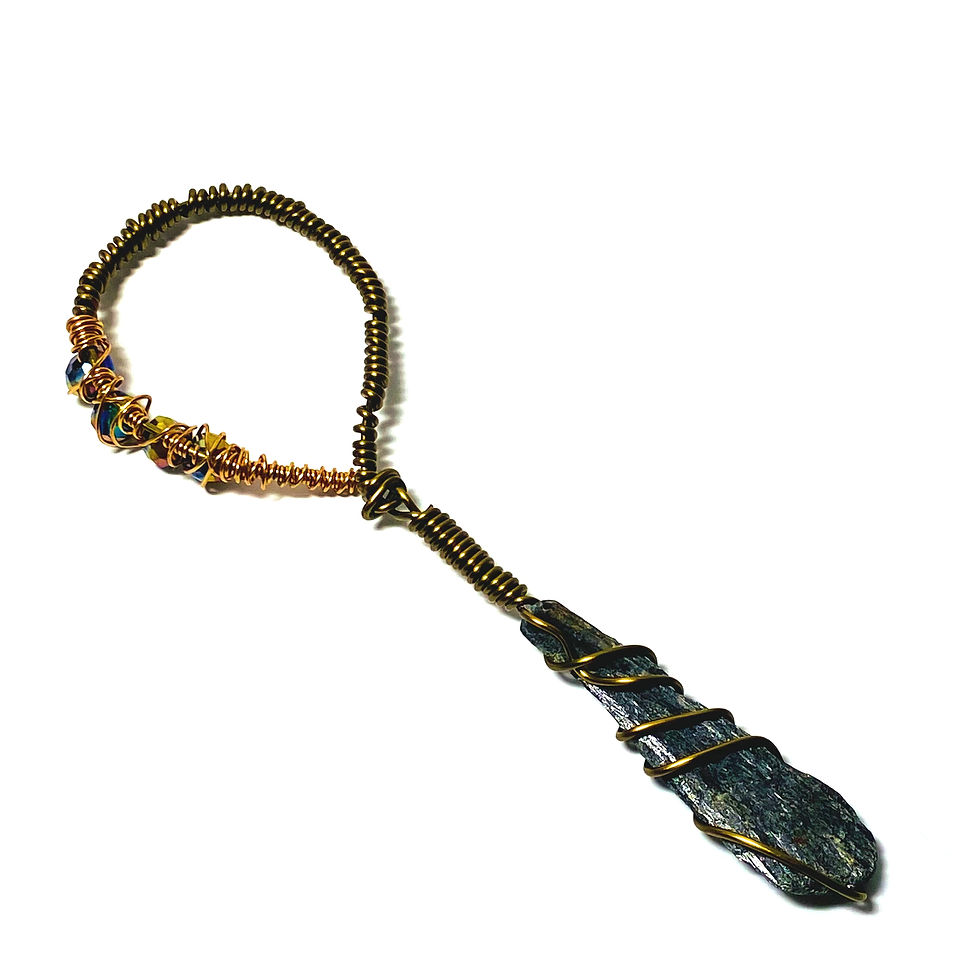 Miniature : Black Kyanite Circle Wand