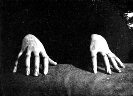 Séances and Spiritualism Were Just an Illusion