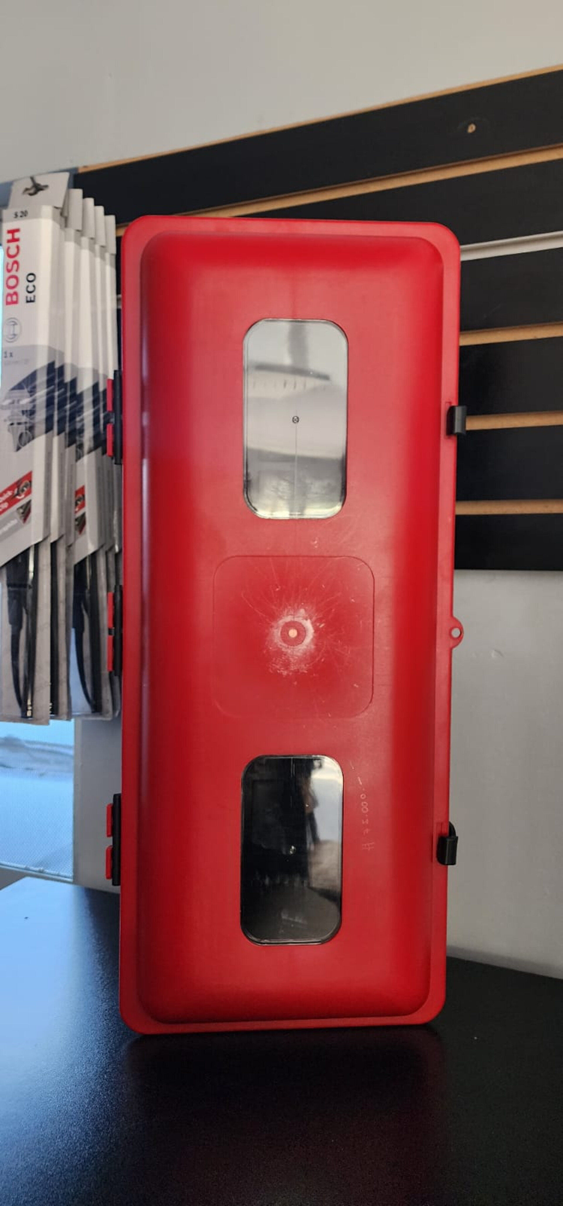 PORTA EXTINTOR DE PLÁSTICO DE 6KG A 10KG