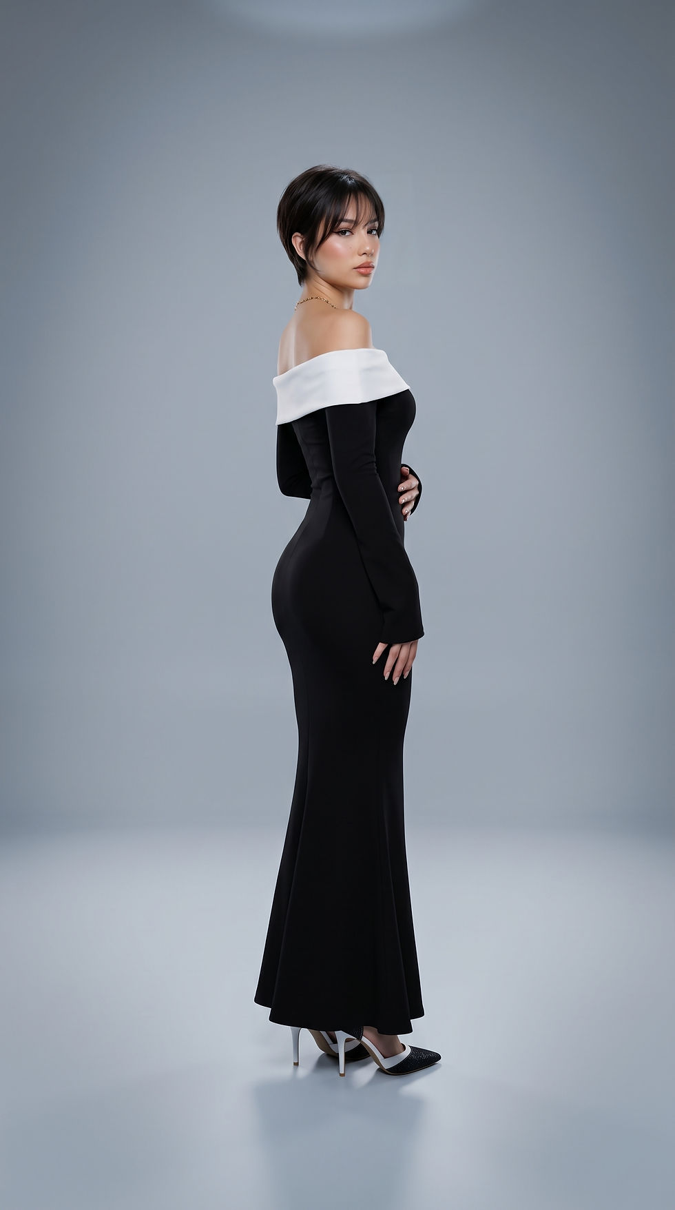 Thumbnail: Women's Off-Shoulder Long Sleeve Slimming Dress