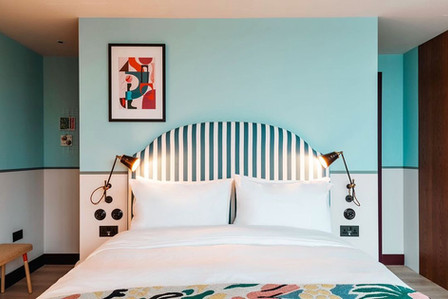 print hanging in hotel room