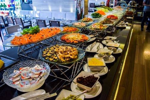 Miniatura: Buffet libre abordo del barco viniendo de ayutthaya