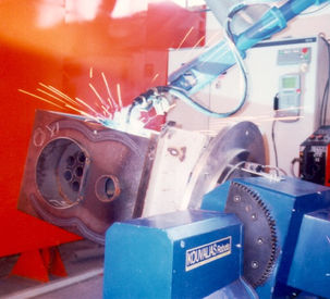 Robotic welding with 2 Axis Positioner