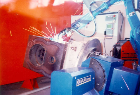 Robotic welding with 2 Axis Positioner