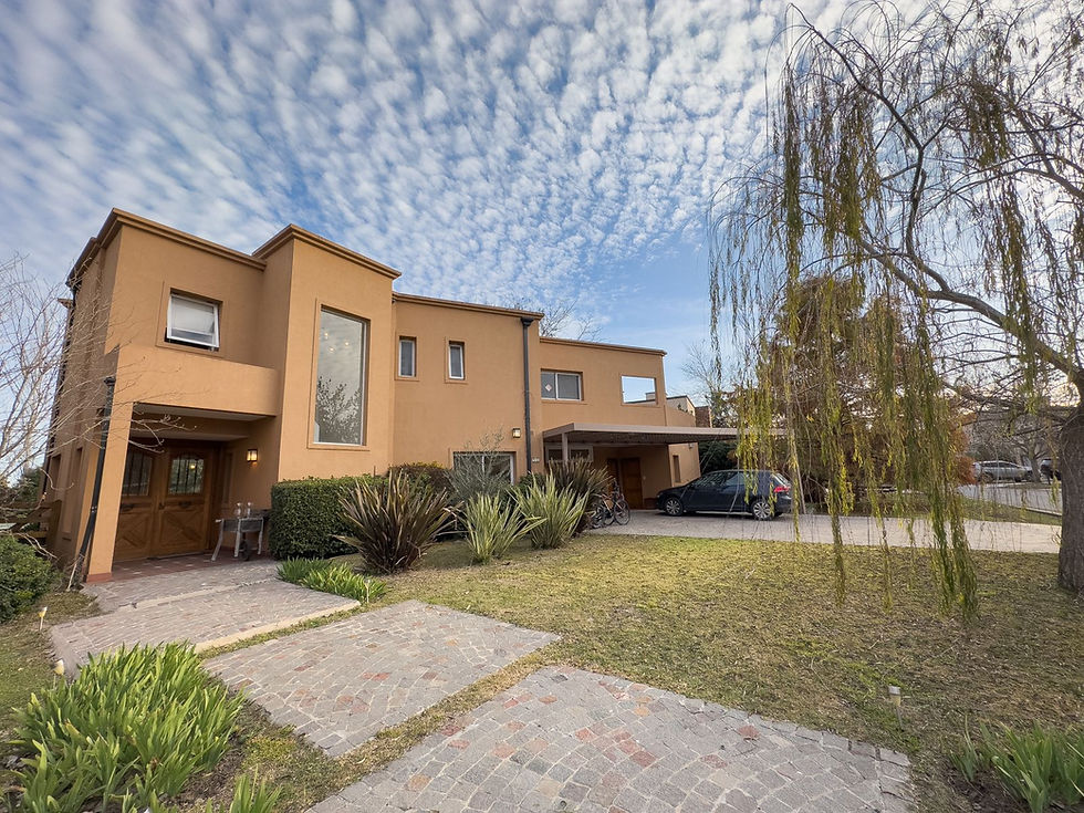 Estilo Cazahogar, una casa en Los Ceibos para disfrutar todo el año