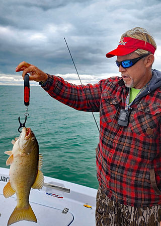 Mark Davis weighs 5 pound Lake Erie smallmouth
