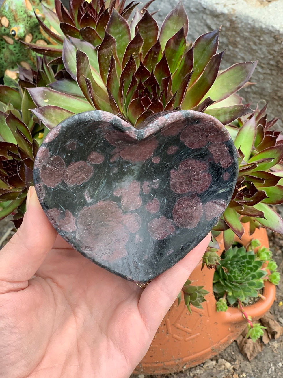 Thumbnail: Garnet Crystal Heart Bowl 