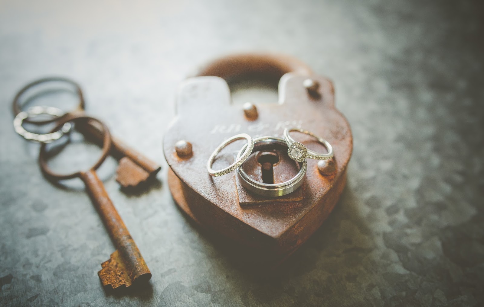 A Love Lock with Rings