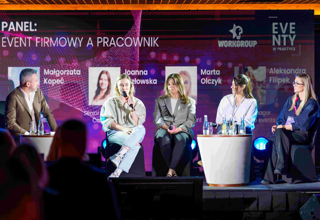 Panel dyskusyjny „Event firmowy a pracownik” na scenie