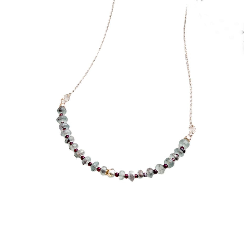 Collar corto de Aguamarina y granates