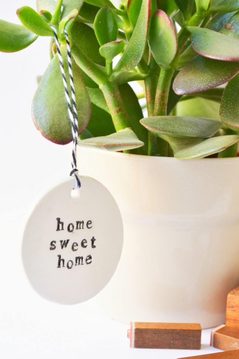 Thumbnail: hanging words ornament: "home sweet home"