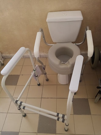 1 réhausse et cadre de wc.jpg
