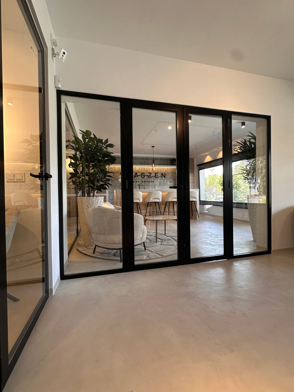 Seaszen Real Estate office