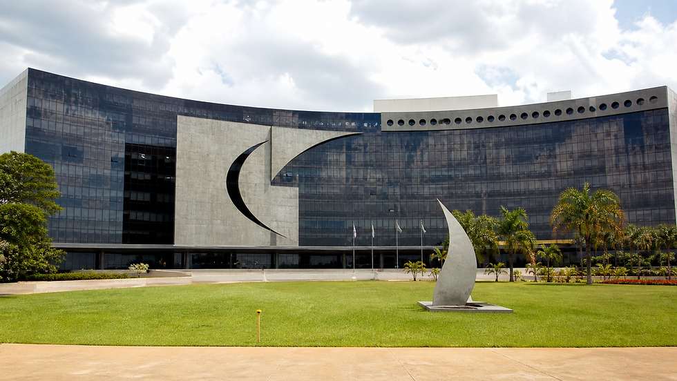 Município é Condenado por Injúria Racial de Servente Contra Pedreiro Terceirizado: Responsabilidade Solidária e os Limites da Terceirização na Administração Pública