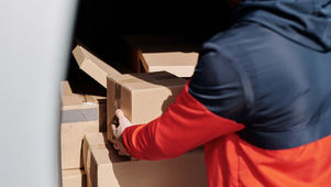 Aplicação do Art. 386 da CLT no Comércio: Como a Escala Quinzenal Protege as Trabalhadoras