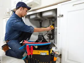 How Do I Get Commercial Plumbing Contracts?