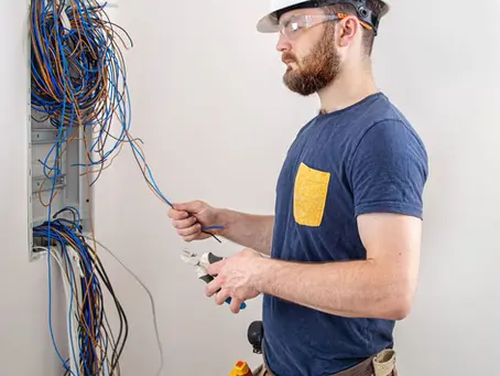 Electrical Contractor Bids and Estimating Guide for Profitable Projects