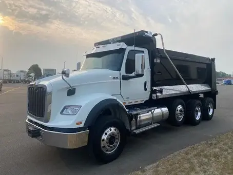 How Do I Get Commercial Dump Trucking Contracts?