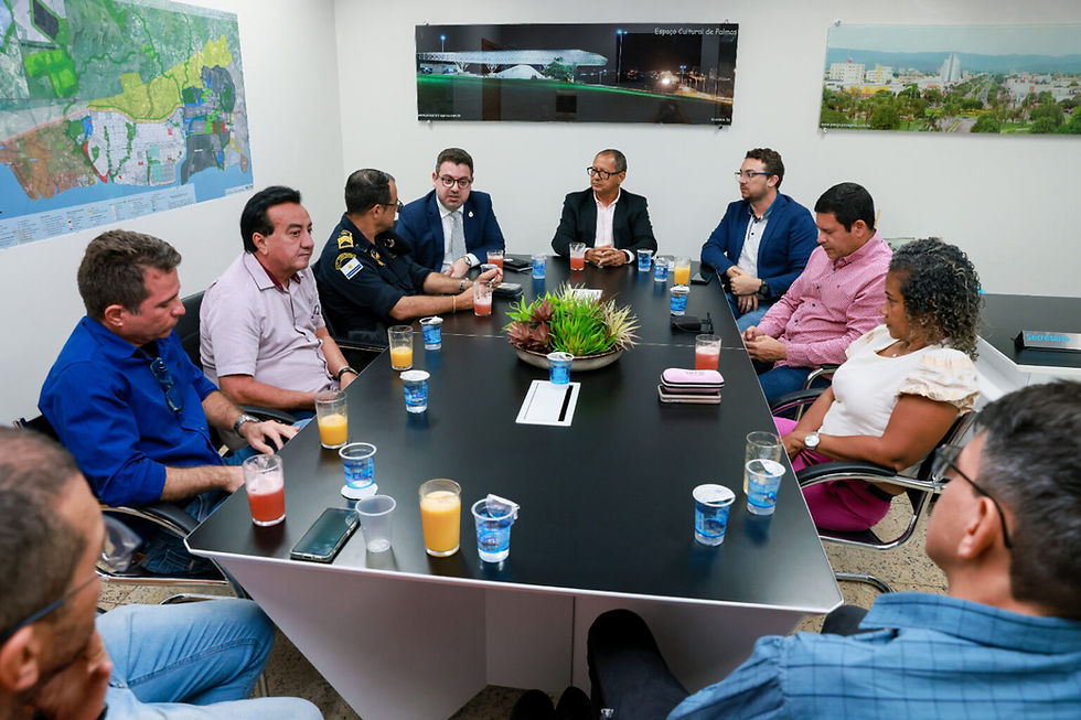 Gestores municipais e lideranças sindicais durante encontro nesta terça-feira, 15 – Foto: Lia Mara