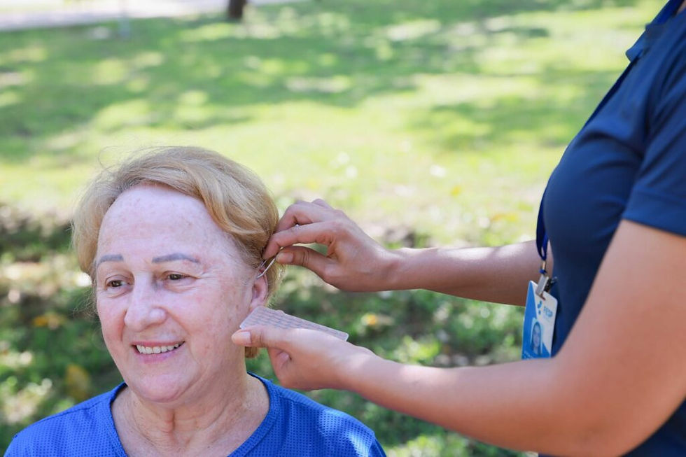 Sessões de auriculoterapia foram oferecidas para participantes – Foto: Francisco Barros