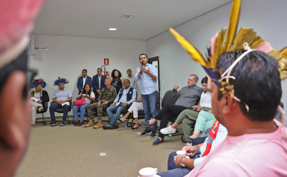 Reunião com lideranças indígenas marcou o início das atividades da Semana Nacional de Saúde; governador Wanderlei Barbosa e autoridades ouviram as demandas das comunidades Javaé e Kanela - Antonio Gonçalves/Governo do Tocantins