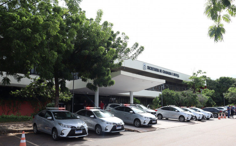 Ao todo, foram entregues oito carros novos - Foto: Nayla Oliveira/Governo do Tocantins