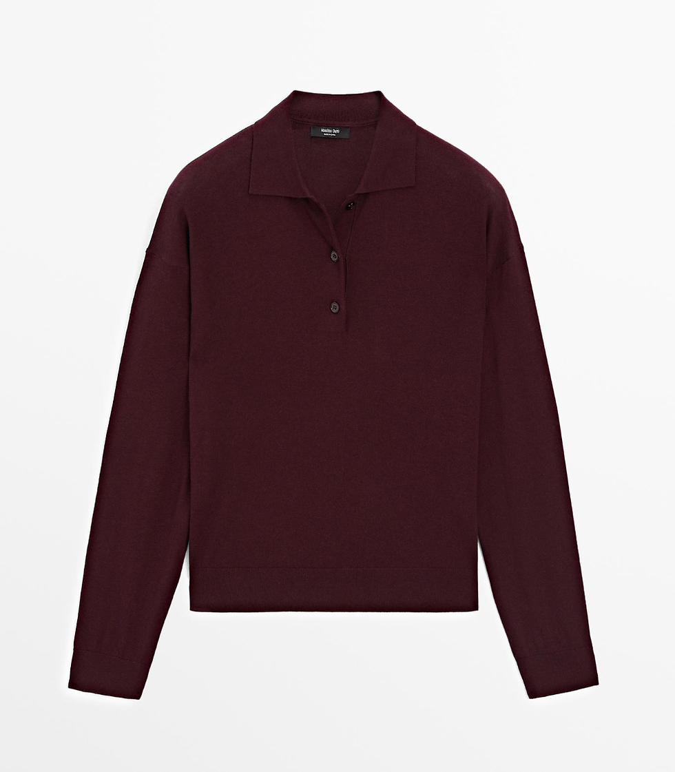 Ese look old money o preppy que tanto te gusta puedes recrearlo con esta camiseta tipo polo manga larga. 