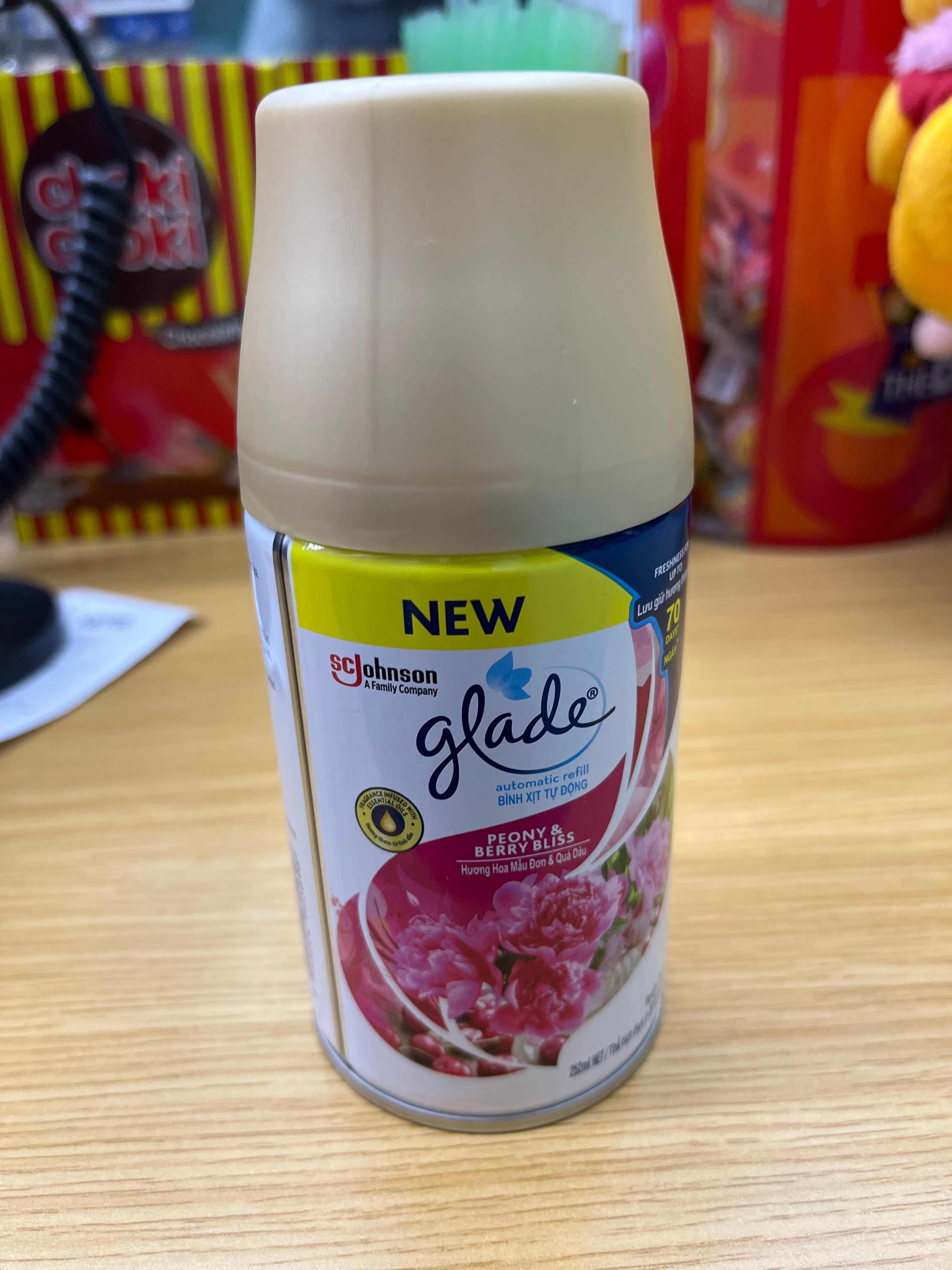 GLADE Room Air Freshener Automatic Spray Refill 252ml - Peony & Berry Bliss