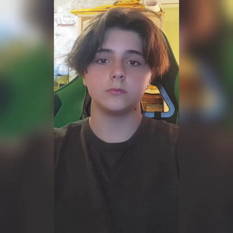 Неважливо яка форма очей , головне про що говорить погляд.Учень 2 класу 1 підгрупи Лев Ластовецьки