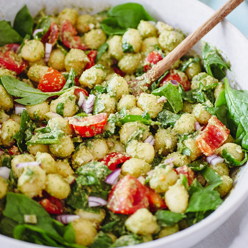 Gnocchi Salat mit Basilikum Pesto
