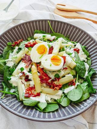 Weißer Spargelsalat mit Bacon