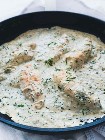 Hähnchen in Dill-Sahnesoße