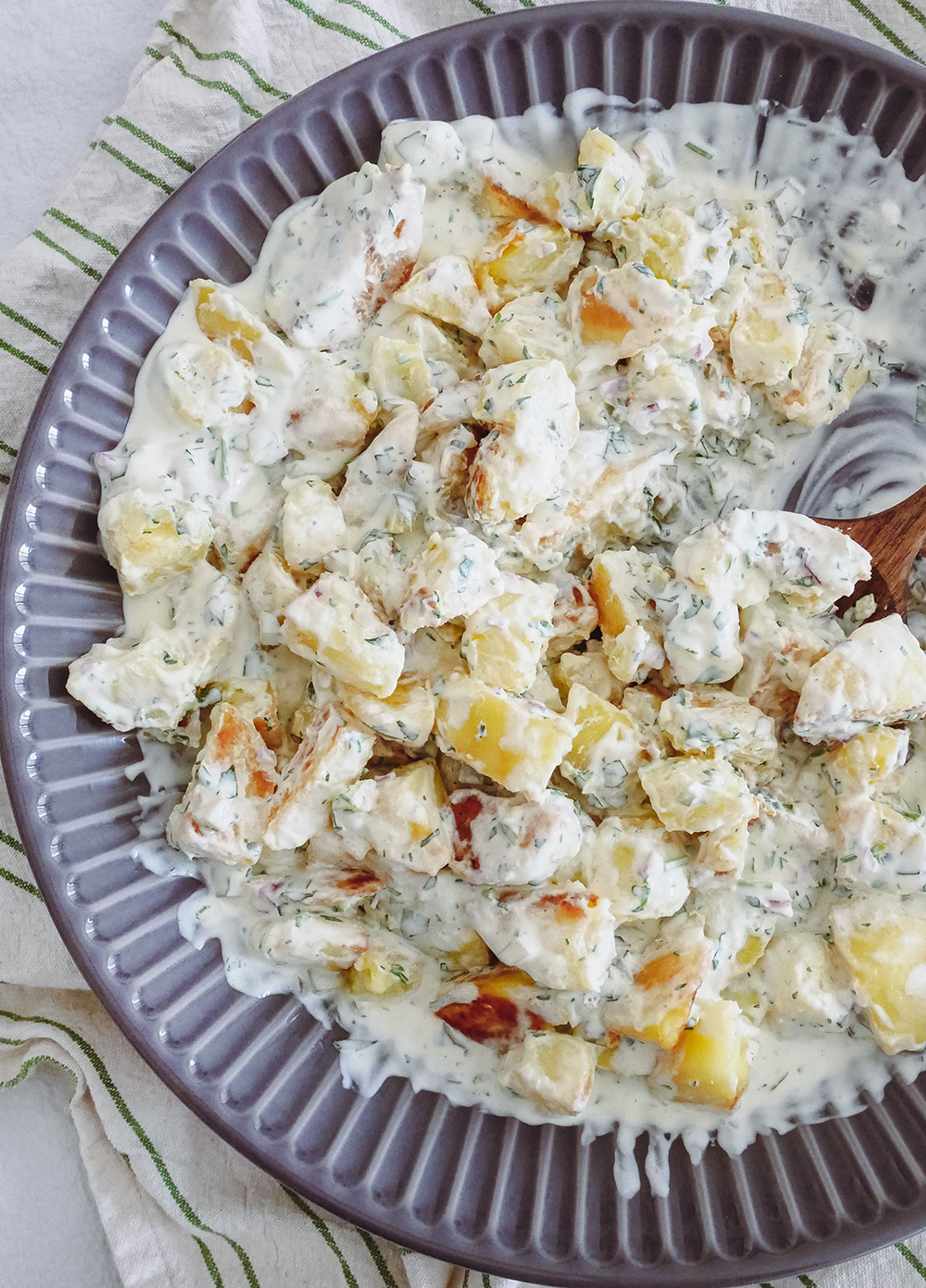 Warmer Kartoffelsalat mit Joghurt Dressing