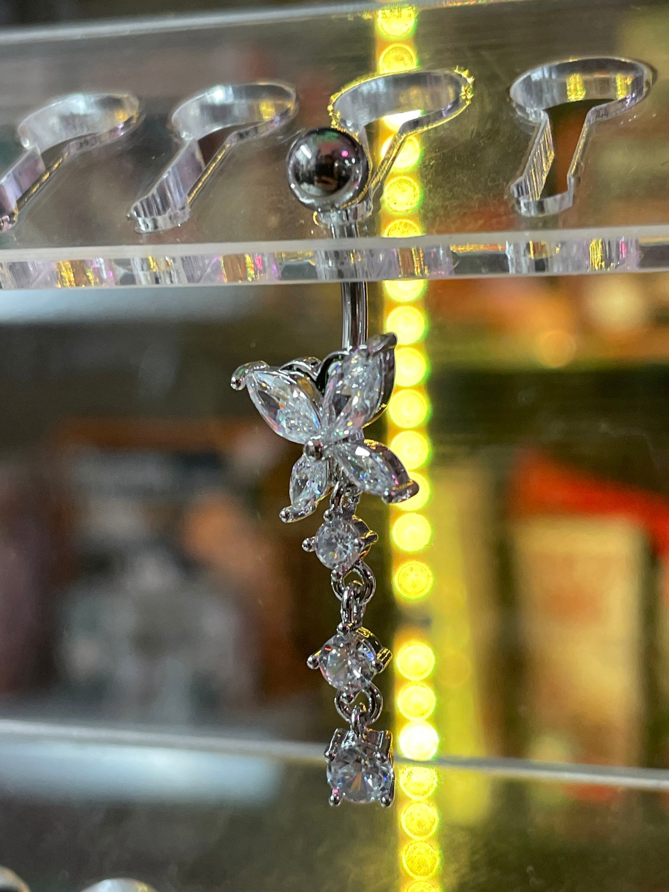 Surgical steel butterfly belly bar