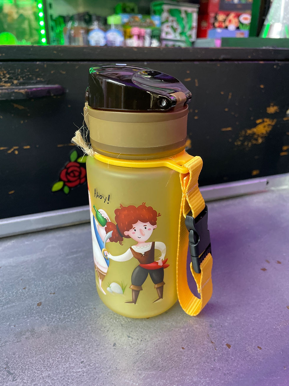 Thumbnail: Jolly Roger’s pop top bottle