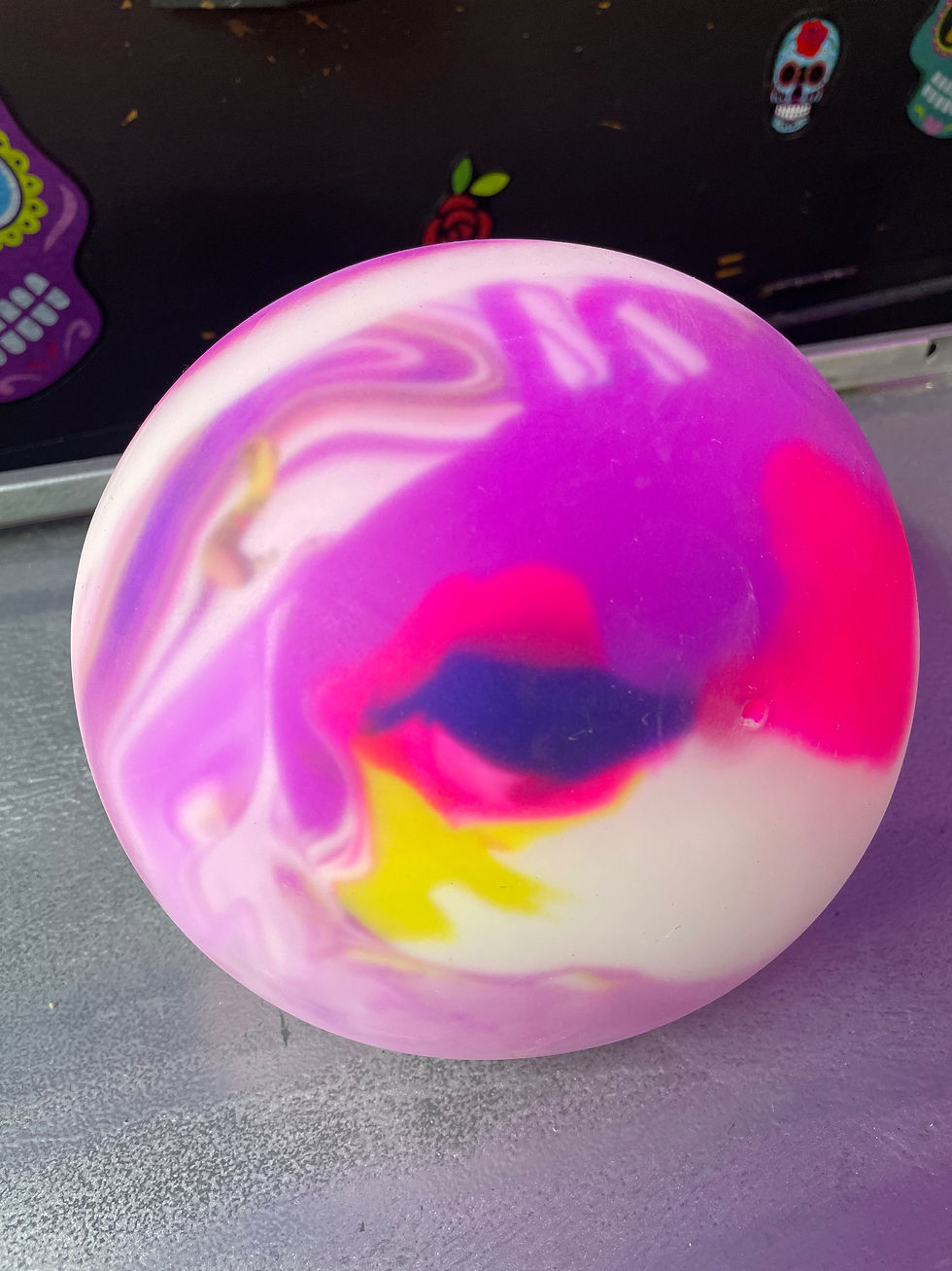 Thumbnail: Giant squishy and stretchy ball 