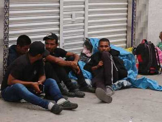 Migrantes saturan albergues, estancias, terminales en el sur, centro y norte del país