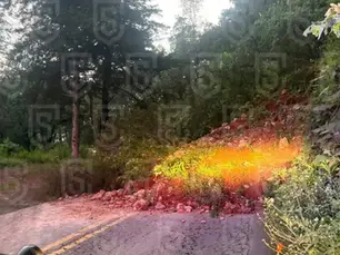 Derrumbe bloquea la carretera Toluca–Ciudad Altamirano en Temascaltepec