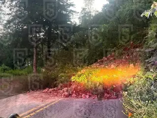 Derrumbe bloquea la carretera Toluca–Ciudad Altamirano en Temascaltepec