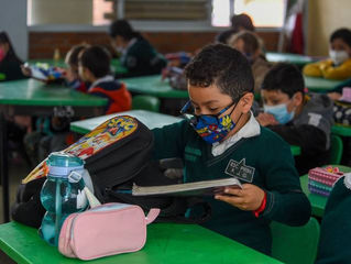 Cuestionan política educativa del gobierno federal